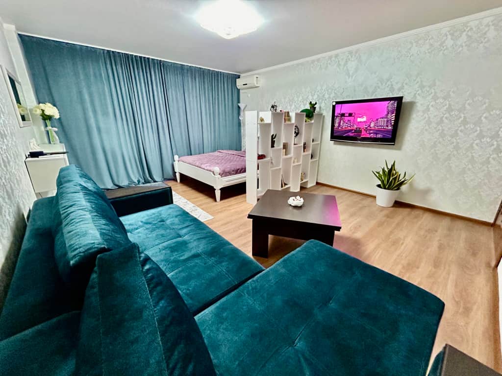 Квартира Уютная просторная однушка (55кв.) с АЛИСОЙ: фото 2