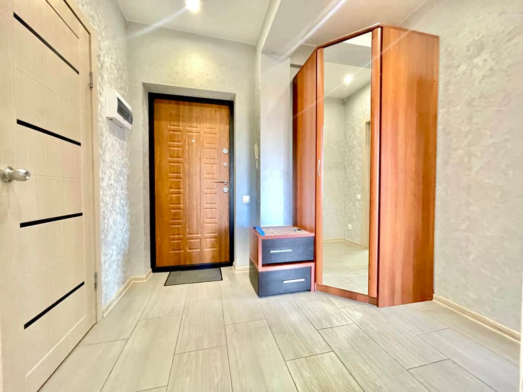 Большая однокомнатная квартира сети "PanApartments" на центральной улице города: фото 3