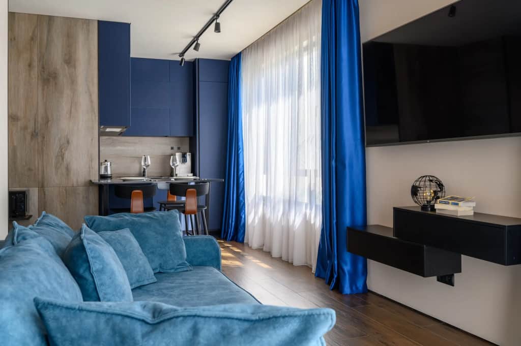 Апартаменты Red Apartments Листопадная Альпина: фото 3