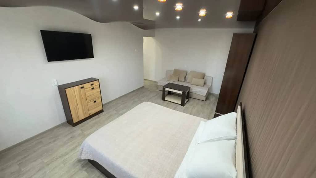 Квартира 1-комн 4чел ApartLand Первостроителей Аллея Труда Центр: фото 2