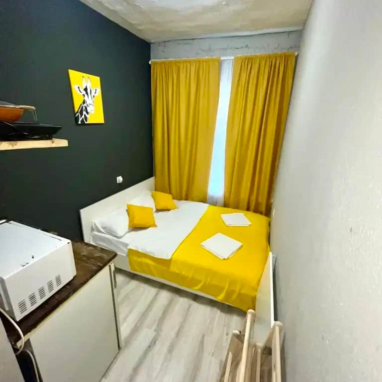 Апартаменты ROOMSTAY метро Василеостровская с видом во двор: фото 3
