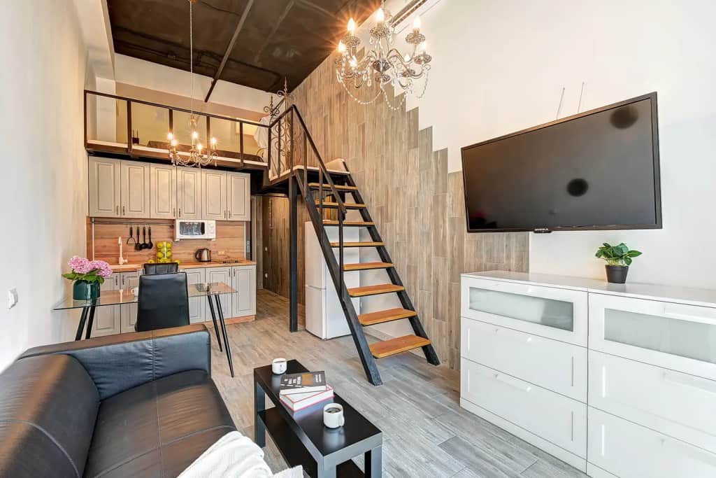 Апартаменты Loft в АК Миррор: фото 2
