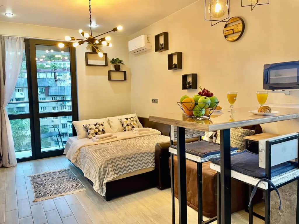 Апартаменты Sun city apartments ЖК Сокол с балконом: фото 2