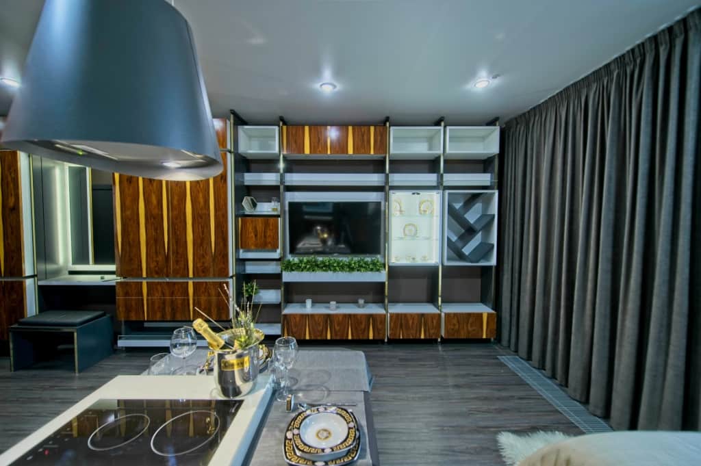 Апартаменты с Балконом и Видом на Город Elite Apartments: фото 3