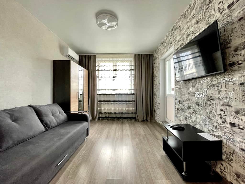 Двухкомнатная квартира сети "PanApartments" с панорамным видом на город: фото 2