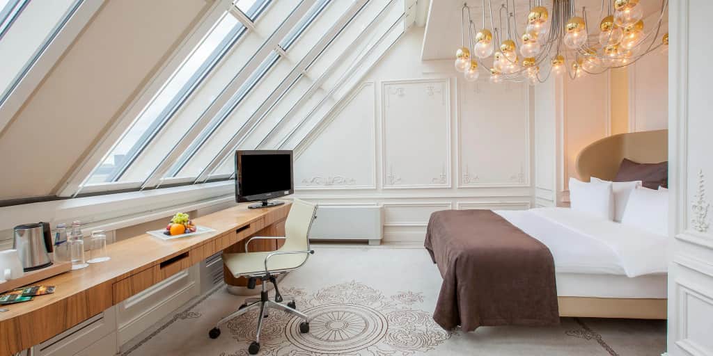 Отель Crown Hotel by Renaissance Development (ex. Crowne Plaza St.Petersburg-Ligovsky): фото 2