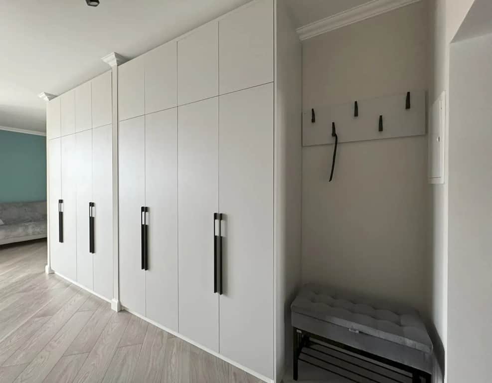 Квартира с панорамным остеклением и дизайнерским ремонтом: фото 3