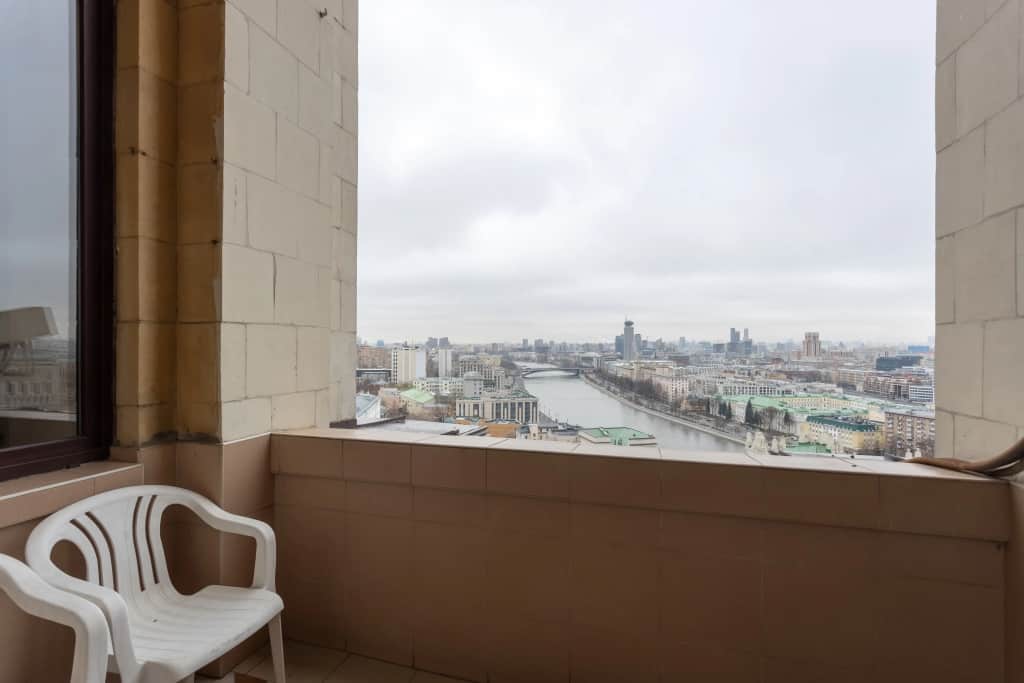 Апартаменты Улучшенные с балконом и видом на реку: фото 3