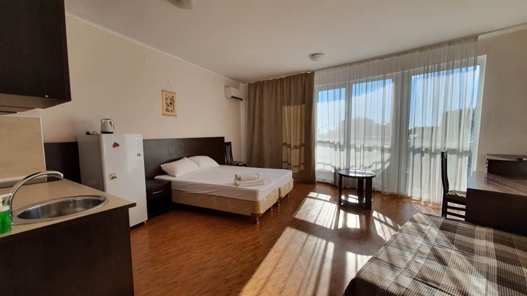 Апартаменты Уютная Студия на Кирпичной от HomeHotelSochi: фото 2