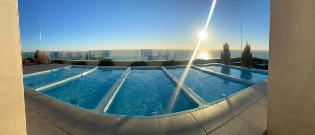 S Basseynom ZHK Metropol Apartments: фото 3