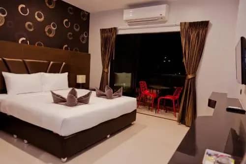 101 Holiday Suites: фото 4
