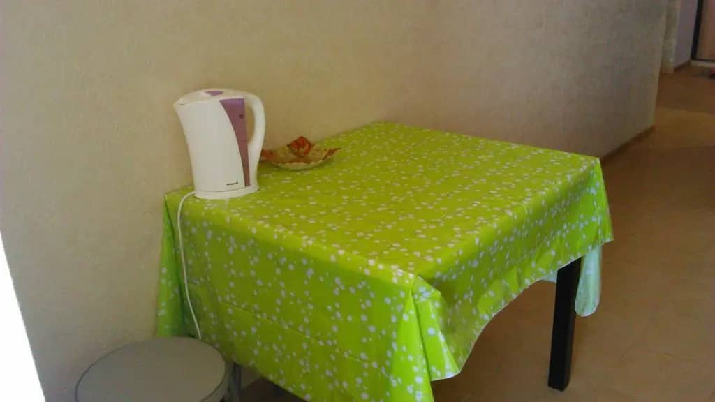 Меблированные комнаты One-Bedroom na 30let Pobedy 15d: фото 5