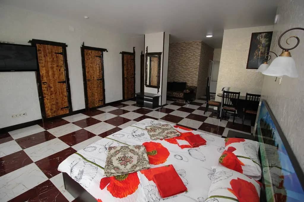 U Oksani Guest House: фото 6