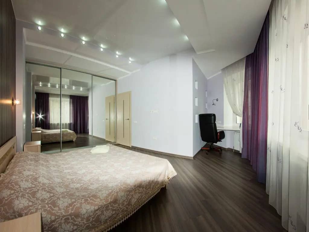 Home City Апартаменты рядом с Железнодорожным вокзалом: фото 7