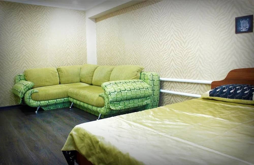 Dobrye Sutki Apartment on Merlina 20: фото 4