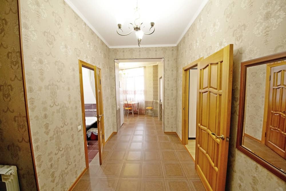 Royal Tower Apartment: фото 4