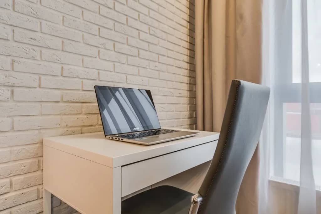Апартаменты Улучшенные с Балконом и Видом на Парк Business Apartments: фото 5