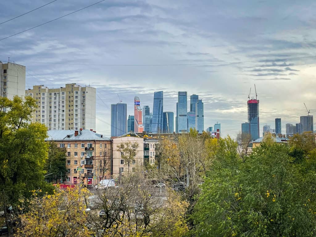 Квартира современно упакованная с кроватью: фото 4