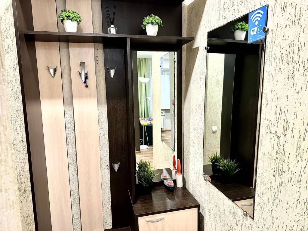 Квартира трехкомнатная рядом с ТЦ Тополь Cети апартаментов На время: фото 7