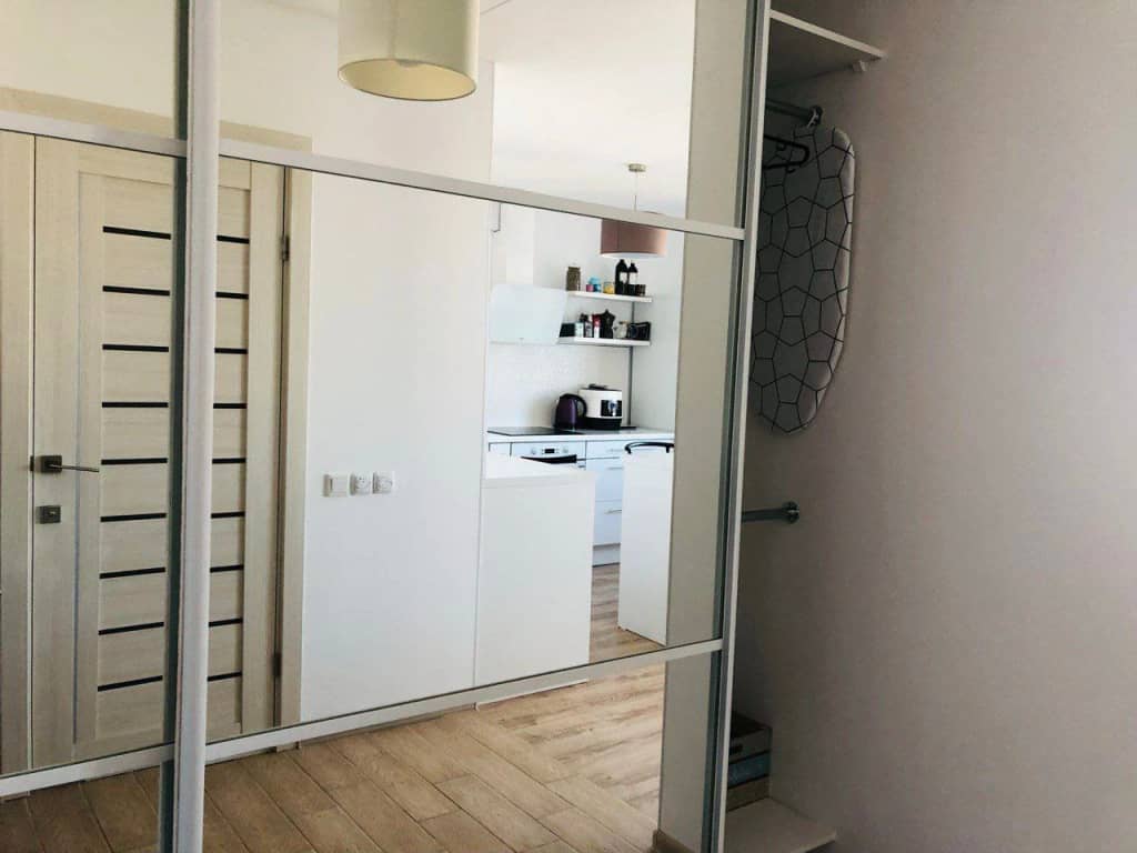 Квартира Уютная Студия White Room в PtzHome: фото 7