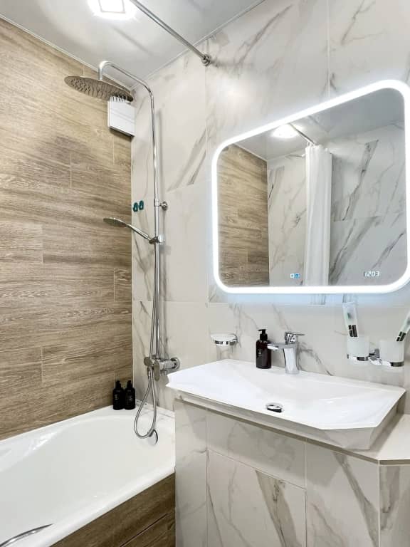 Роскошные апартаменты  Kravc Group с камином и просторной лоджией: фото 6