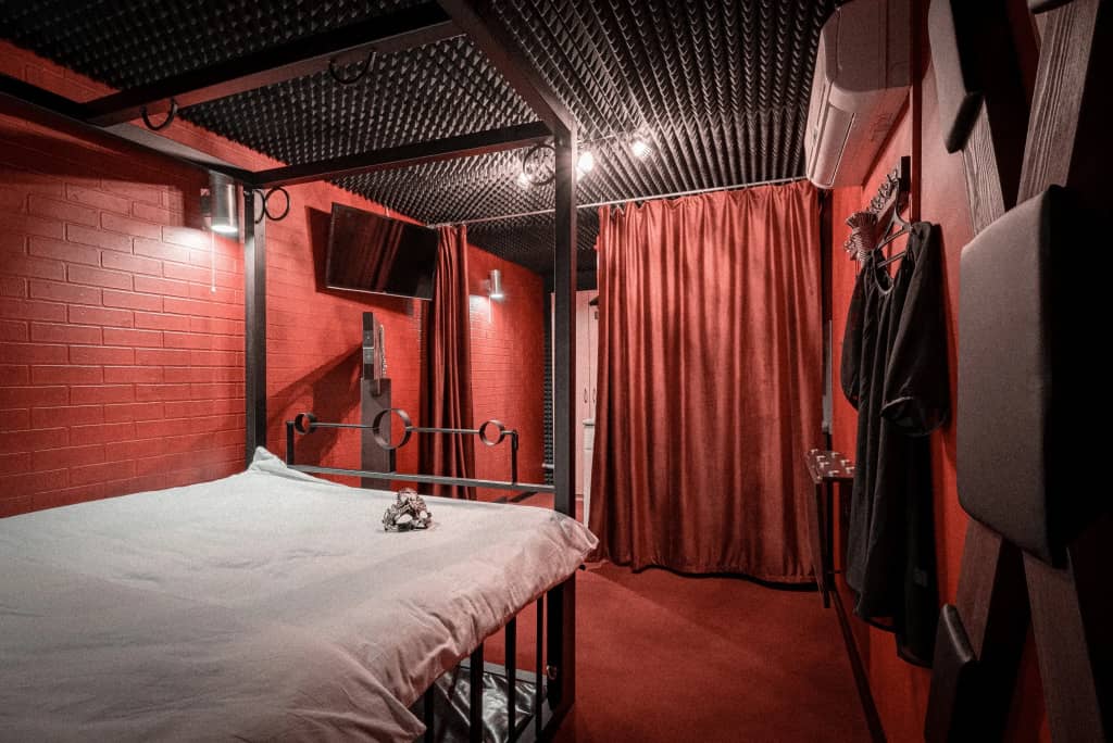Квартира 18+ Красная Комната для Романтических Свиданий: фото 4