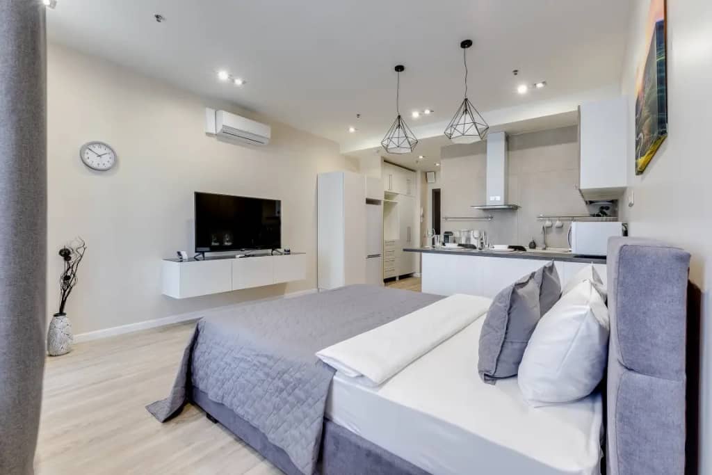 Апартаменты Стандартные с Балконом и Видом на Город Business Apartments: фото 4