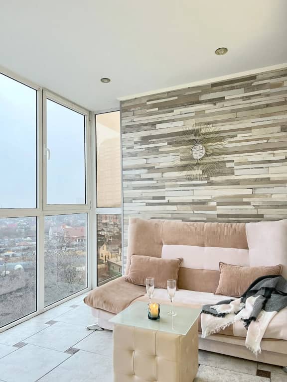 Роскошные апартаменты  Kravc Group с камином и просторной лоджией: фото 4