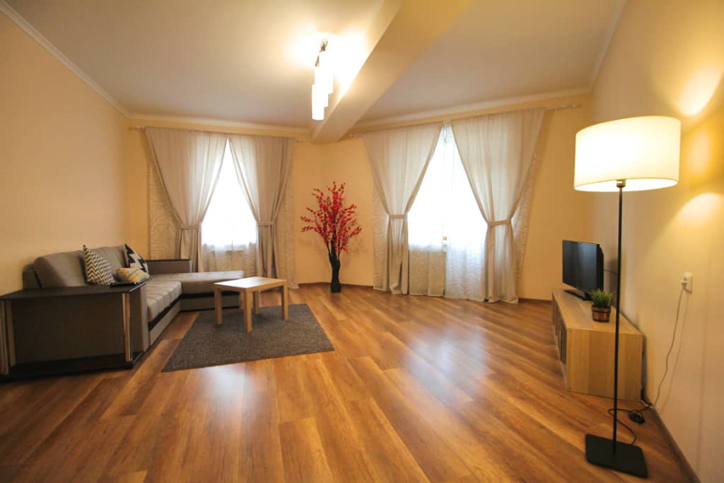 Апартаменты 2-комн Квартира 90 м2 на Булгакова by Sutki26: фото 4