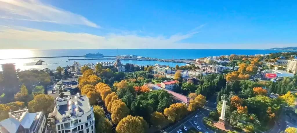 Апартаменты с Шикарным Видом на Море в Центре Сочи: фото 4