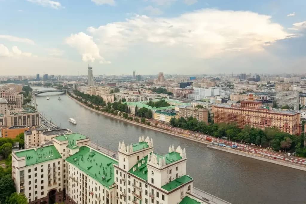 Апартаменты Роскошные с Джакузи и Видом на Реку: фото 4