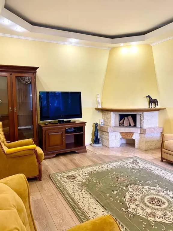 Апартаменты Трехкомнатные с камином в самом центре Новый дом: фото 5