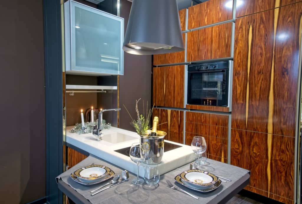 Апартаменты с Балконом и Видом на Город Elite Apartments: фото 6