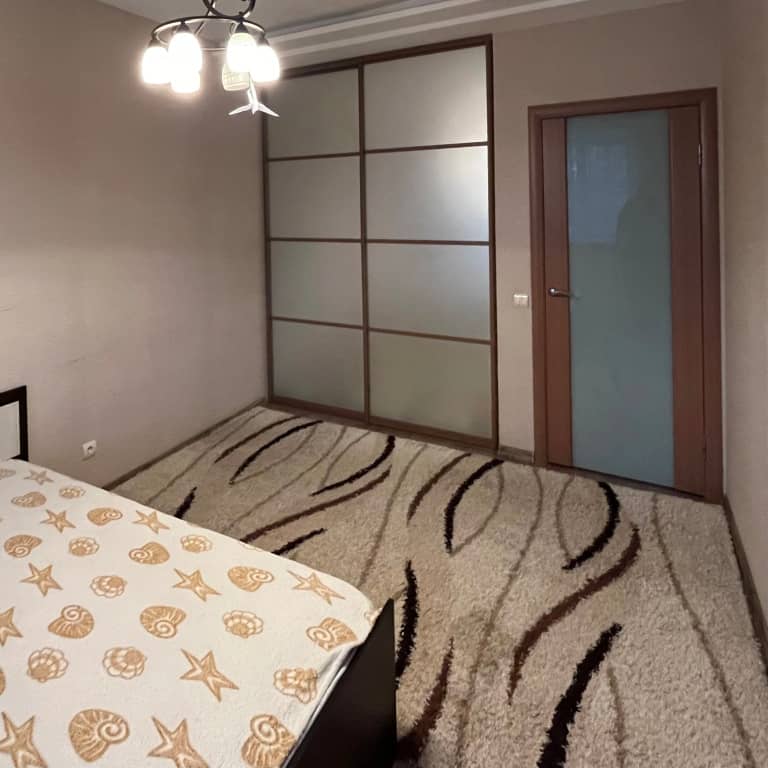 Квартира  3-х комнатная с камином и джакузи: фото 4