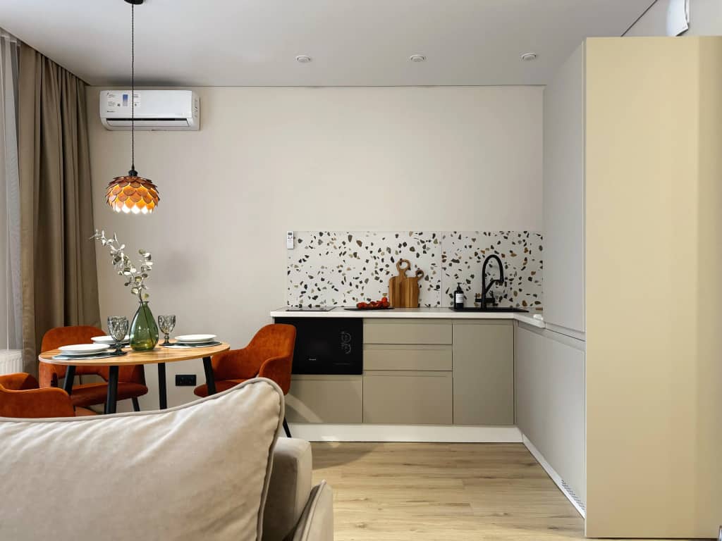 Квартира-студия от GoodHome_ekb в современном районе Академический: фото 7