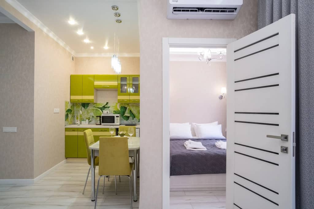 Апартаменты RED APARTMENTS Арт Лайт Сити апартамент Тициан: фото 5