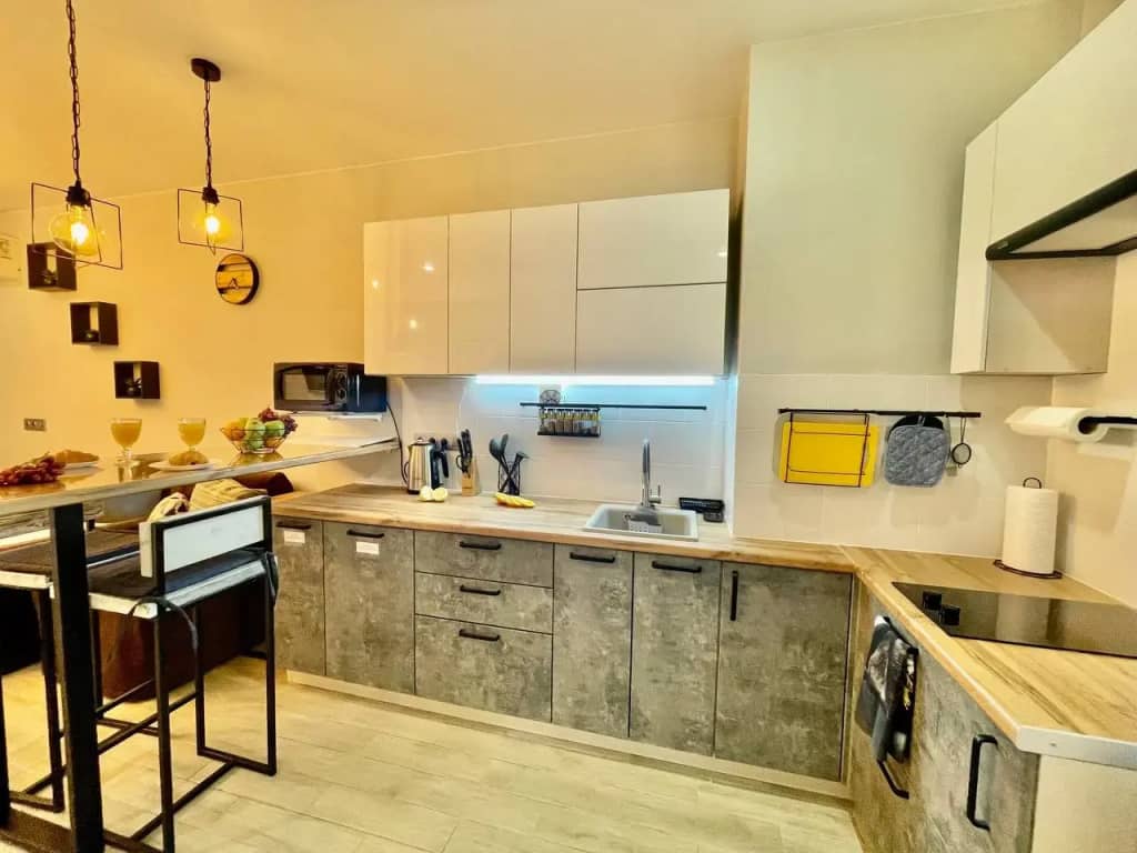 Апартаменты Sun city apartments ЖК Сокол с балконом: фото 5