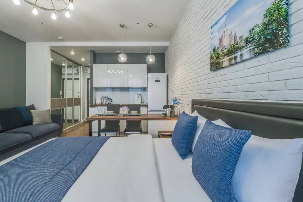 Апартаменты Улучшенные с Балконом и Видом на Парк Business Apartments: фото 6