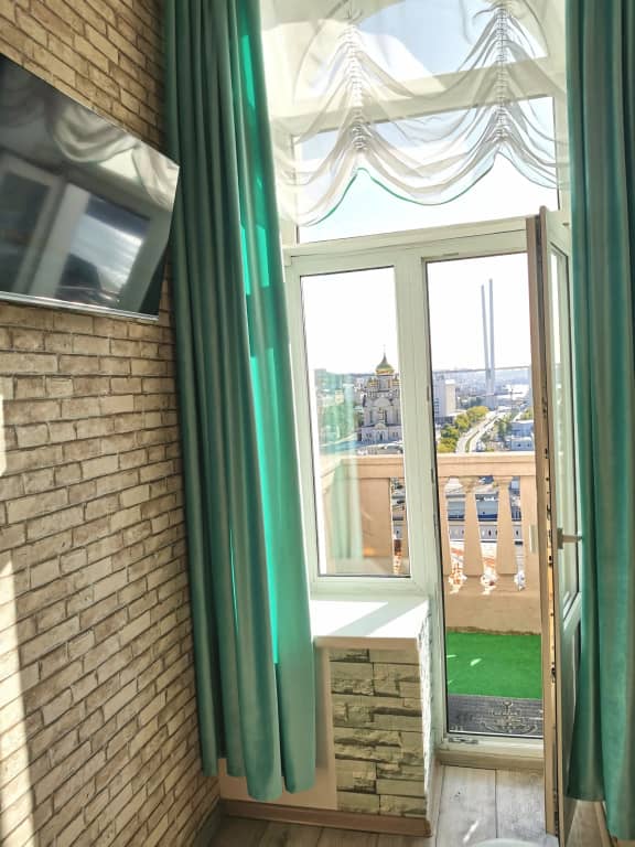 Апартаменты с балконом и видом на Золотой мост: фото 6
