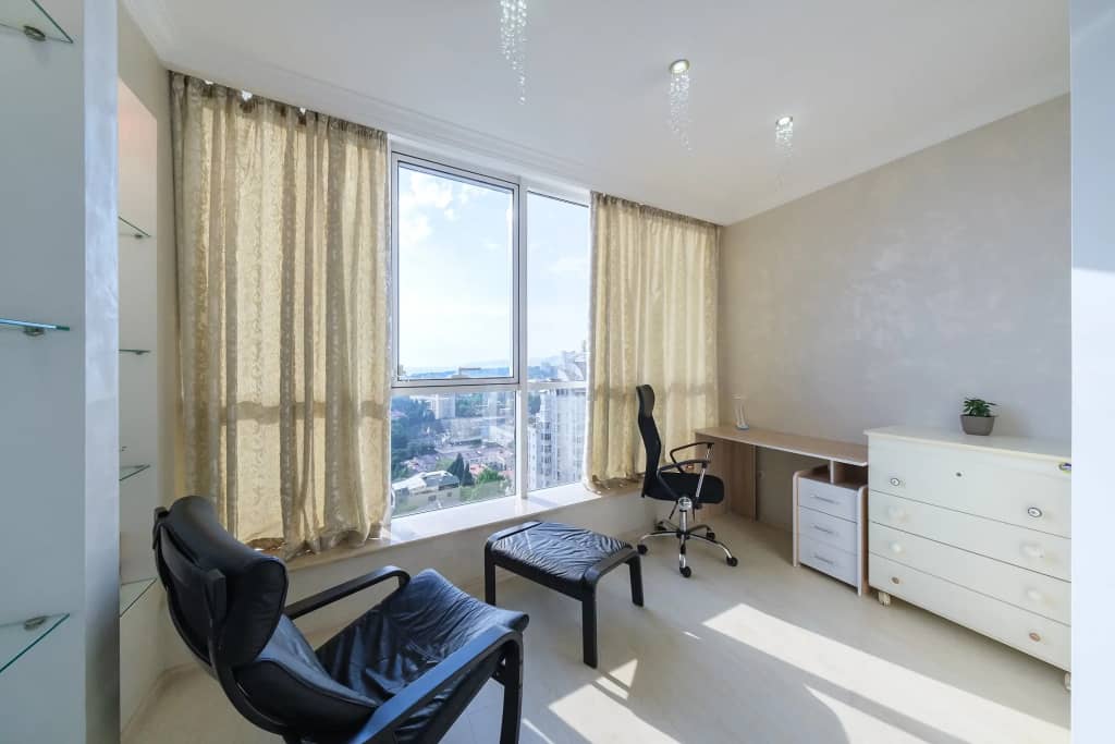Апартаменты 3к видовые 130м, у морпорта с джакузи. 500м до моря: фото 6