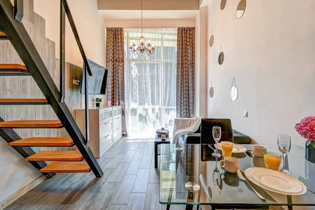 Апартаменты Loft в АК Миррор: фото 6