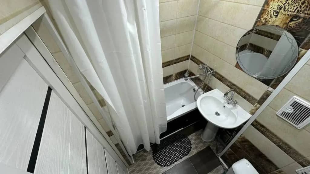Квартира 1-комн 4чел ApartLand Первостроителей Аллея Труда Центр: фото 4