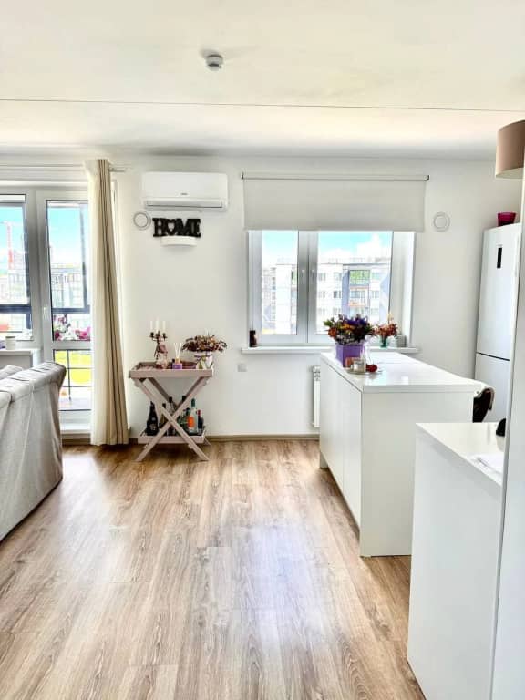 Квартира Уютная Студия White Room в PtzHome: фото 5