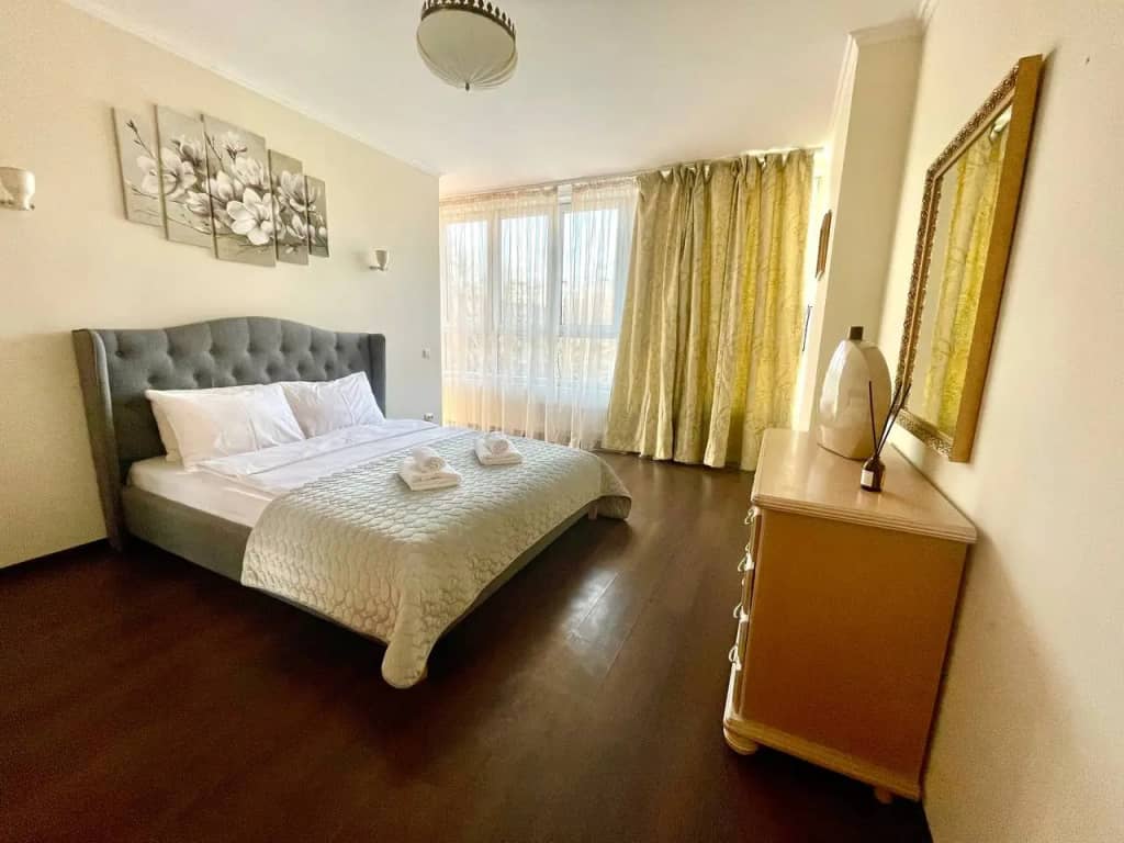 Квартира Букинг39 двухкомнатная с панорамными окнами: фото 4