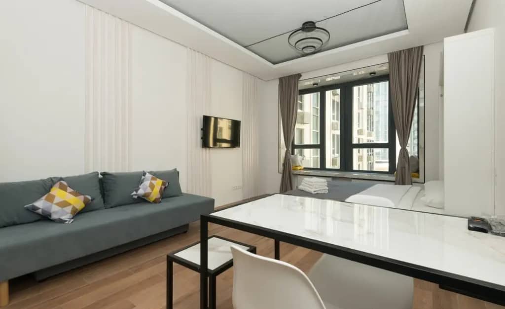 Апартаменты #2 Black studio for 2+2 by Lo Apartments: фото 4