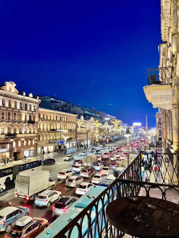 Апартаменты на Невском с балконом: фото 4