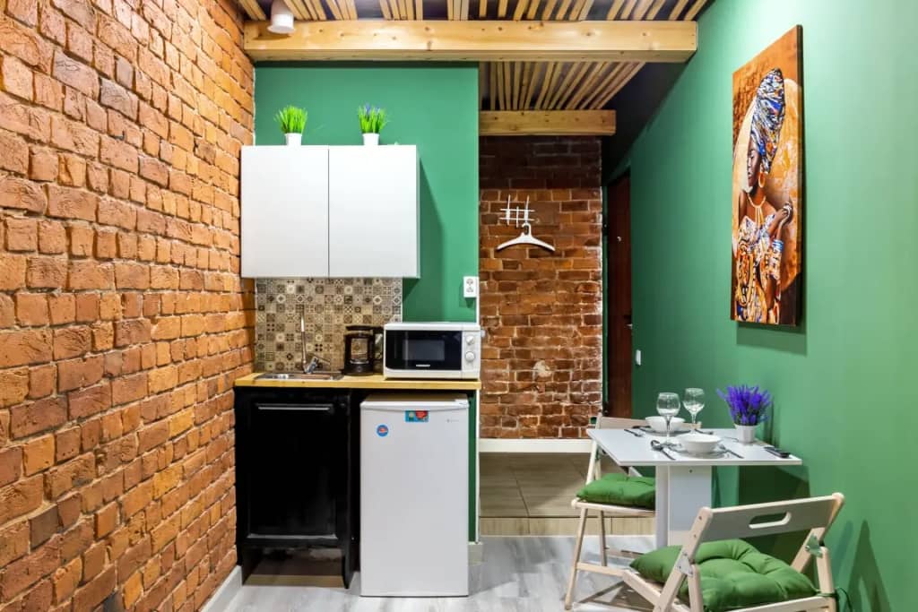 Апартаменты ROOMSTAY метро Василеостровская с видом во двор: фото 5