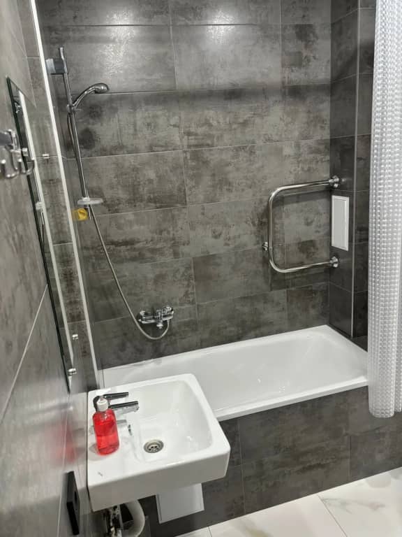 Квартира Новая 2-комнатная в центре рядом с Заливом: фото 5