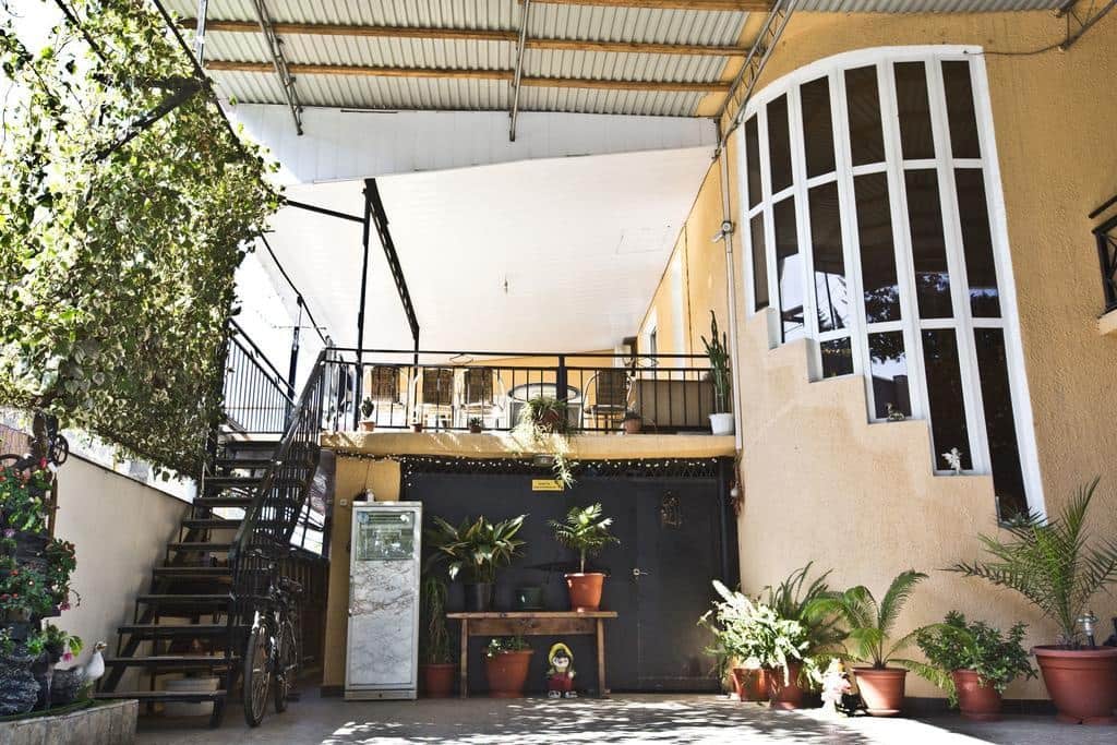 Caucasian Yard Guest House: фото 2