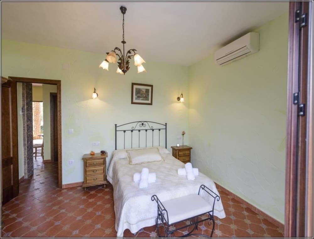 104240 - House in El Gastor: фото 6